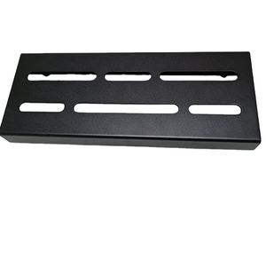 مصنع تصنيع المعدات الأصلية الألومنيوم بأكسيد مخصصة الغيتار الملونة قابل للتعديل أداة دواسة شعار حقيبة حزمة CNC OEM لوحة الغيتار - Product Image 1