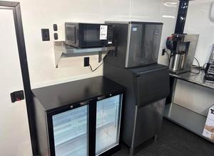 Remolque de Café Móvil de 8 Pies Totalmente Equipado con Envío Gratuito para Pequeños Negocios Callejeros, Carrito de Venta de Bebidas y Espresso para Cafeterías - Product Image 6