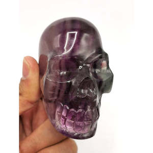 Crâne sculpté à la main en pierre de fluorite naturelle - reiki/chakra/guérison - artisanat en cristal - poids 334 g (0,74 lb) et 3 pouces - Product Image 3
