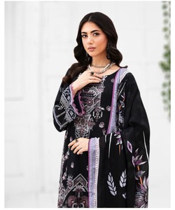 Robe modeste pakistanaise cousue pour femme en beau costume de pelouse avec long Dupatta et Hijab - Product Image 6