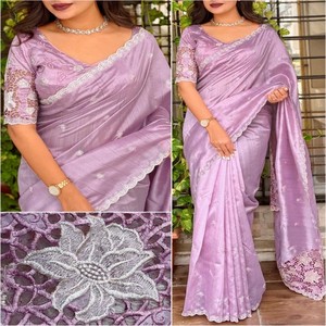 Sari de Seda Manipuram VASTRA COTTAGE con Estampados Pichwai, Borde Dorado con Zari, Pallu Pichwai con Estampado Digital, Borlas y Blusa en Contraste - Product Image 3