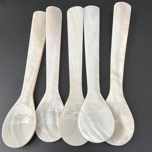 Cuillère à caviar miniature en nacre de qualité supérieure, écologique, personnalisable avec logo, artisanat DHT, accessoires de luxe pour la restauration fine - Product Image 4