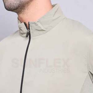 บริการ OEM เสื้อซิปคอตั้งทรงสปอร์ต โลโก้ด้านหน้า เป็นมิตรต่อสิ่งแวดล้อม แห้งเร็ว สำหรับผู้ใหญ่ MOQ ต่ำ - Product Image 5