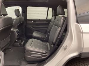 Asequible Usado 2025 Je_ep Grand Cherokee L Limited RWD con Bluetooth Asientos de tercera fila Asientos de cuero Navegación de arranque remoto - Product Image 6