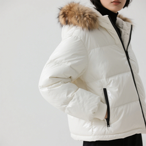 Chaqueta acolchada de invierno con logotipo personalizable 2025 para mujer, abrigo grueso a prueba de viento e impermeable de talla grande, abrigo cálido con diseño de burbujas - Product Image 2