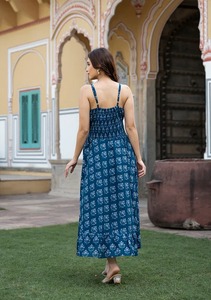 ชุดเดรสโบโฮผ้าฝ้ายทำมือจากอินเดีย เป็นมิตรกับสิ่งแวดล้อม ลายดอกไม้ทันสมัย เหมาะสำหรับใส่ในฤดูร้อน ของขวัญแต่งงานสำหรับเจ้าสาว ดีไซน์เอวธรรมชาติ - Product Image 4