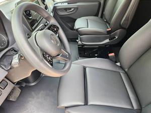 Mercedes-Benz Sprinter 2500 2024 Usada en Buen Estado, Furgoneta de Carga de 3 Puertas con Distancia Entre Ejes de 144 Pulgadas y Motor de Alto Rendimiento - Product Image 2