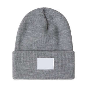 Sombrero personalizado de alta calidad para hombre, gorro acanalado de acrílico, gorro con parche Logo, gorro de esquí de invierno negro, gorro de punto de pescador liso al por mayor - Product Image 1