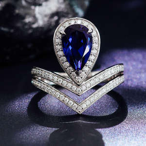 Bague double rangée tendance en forme de couronne en argent sterling 925 plaqué rhodium avec moissanite Josephine 3 carats certifiée GRA sertie à griffes - Product Image 2