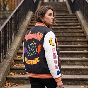 Blouson universitaire en chenille avec patchs, en laine anthracite, manches en cuir blanc, style Letterman, OEM - Product Image 5