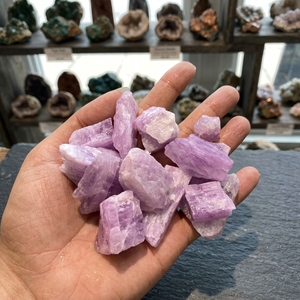 Natural <b>Kunzite</b> raw crystal natural High Quality material <b>stone</b> <b>Kunzite</b> Rough Semi precious <b>Stone</b> Also used for healing - Product Image 3