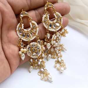 Kundan Dulhan Set Boucles d'oreilles multicolores pour femmes et filles pour les fêtes et les cadeaux - Product Image 5