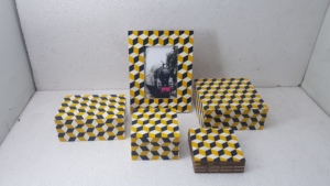 Marco de fotos con incrustaciones de hueso y resina, diseño superior, decoración de pared, marco de fotos de madre perla, marco de fotos de Arte de pared de STAR CRAFTS INDIA - Product Image 3