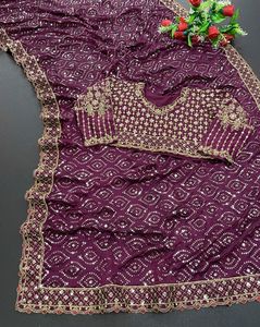 Vêtements indiens et pakistanais Saree de séquence de broderie de soie lourde Georgatte de créateur récent - Product Image 2