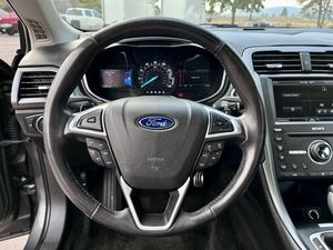 Ford Fusion Titanium AWD 2016 con asientos de cuero, cámara trasera, portaequipajes de aleación, opciones de caja de cambios manual y automática disponibles - Product Image 5