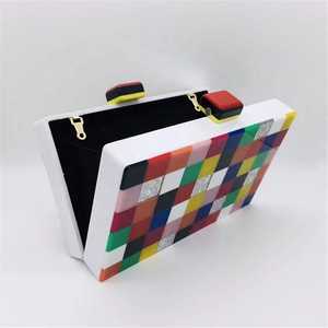 Nouvelle pochette de luxe faite à la main en résine époxy, imitation perle, plaqué or, papillon, ensemble de sacs à breloques solides pour mariage de femmes - Product Image 3