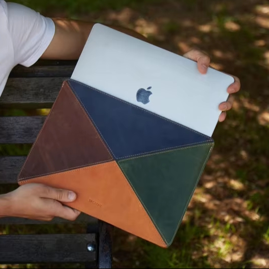 Cowhide Genuine Leather Modern Durable Lightweight Portable Laptop Sleeve for MacBook Air 13.3 Inch 2023 Case LS-0088