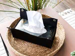 Cubierta de caja de pañuelos, organizador de servilletas de cuero, decoración de mesa de comedor personalizada, regalo de inauguración de la casa R - Product Image 6