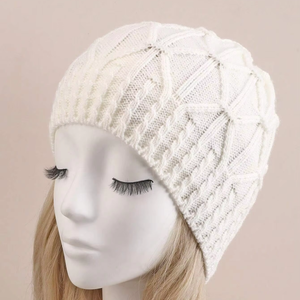 Gorro con puños de ganchillo de Color sólido con logotipo personalizado, gorro de punto de invierno de Navidad Jacquard, gorros para mujer con pompón - Product Image 1