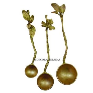 Look élégant entièrement plaqué or de haute qualité Fleurs en métal de qualité supérieure Poignées de designer Ensemble de couverts Accessoires de couverts - Product Image 4