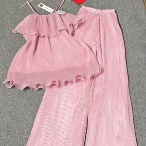 Ensemble plissé sexy vêtements chauds d'été pour femmes facile à porter naturel mode lavable emballage personnalisé fabricant du Vietnam - Product Image 4