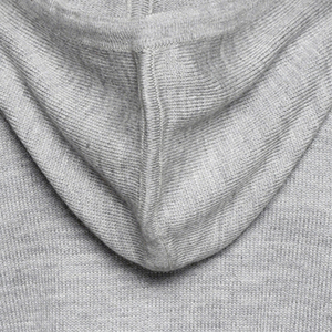 Sweat à capuche en molleton pour hommes et femmes avec cordon de serrage réglable pour les tenues décontractées d'hiver et les aventures en plein air. - Product Image 4
