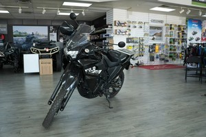 Nuova Kawasaki <span class=keywords><strong>KLR</strong></span> 650 Dual Sport 2026: Moto da Avventura On-Road e Off-Road, Motore Monocilindrico DOHC, Certificata EPA ed ECE - Product Image 3