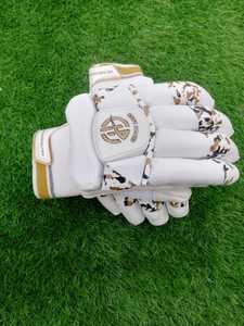 Guantes de críquet de cuero de primera calidad HTTC Guantes de bateo de clase alta - Product Image 3