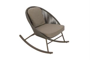 La mecedora Frank Shell hecha de marco de aluminio y cuerda gris tejida con acolchado suave es adecuada para interiores y exteriores. - Product Image 4