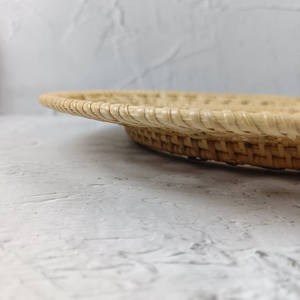 Assiettes chargeur en rotin de couleur naturelle, ensemble d'assiettes décoratives pour décoration de table, centres de table et décoration de mariage - Product Image 2