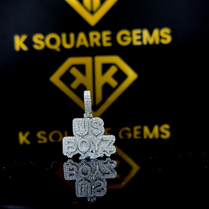 Pendentif tendance unique en or 14 carats avec diamant de laboratoire, ensemble de bijoux hip-hop sur mesure avec breloques - Product Image 1