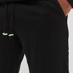 2025 últimos pantalones cortos de algodón informales de estilo callejero para hombres de calidad superior con tamaño personalizado y patrón sólido al por mayor - Product Image 2