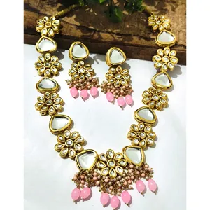 Ensemble de collier en cuivre Meenakari Kundan rose et doré vintage de luxe pour mariages et bijoux fins plaqué or - Product Image 1