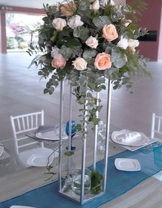 Centro de mesa de boda de hierro decorativo de alta calidad para una decoración de mesa de recepción de boda elegante y elegante con encanto - Product Image 6