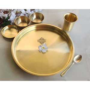 Juego de Vajilla de 6 Piezas de Latón Puro con Diseño Chino Tradicional, Acabado Dorado Mate en Relieve, Vajilla de Lujo Duradera - Product Image 3