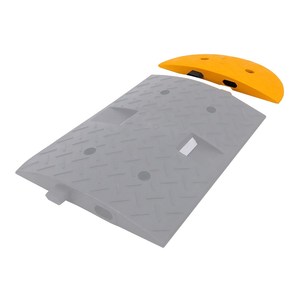 Rubber-Backed PVC Speed Bump Cover 40 X 20 X 4 cm Made of Durable Plastic - Product Image 2