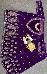 Velours Designer Party Wear Haut et bas avec broderie de paillettes - Product Image 4