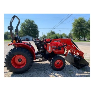 Tracteur Branson 2205H efficace de 21,6 ch, équipé de pneus industriels R4 et d'un siège confortable à dossier haut. - Product Image 4