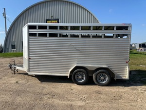 Venta caliente Remolque de ganado con cuartos de estar Precio especial Semirremolque de aves de corral para transporte Remolque de ganado para la venta - Product Image 2