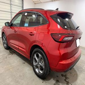 ¡Oferta Imperdible! Ford Escape Active AWD 2023 Súper Limpio, Motor 1.5L Turbo de 3 Cilindros en Línea, Gasolina, Automático, SUV Rojo de Lujo - Product Image 2