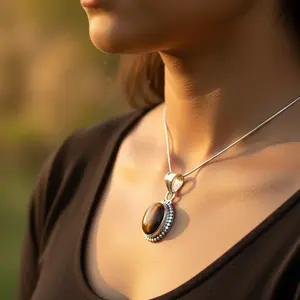 Pendentif ovale en œil de tigre sur collier en argent 925 pour femmes, pendentifs et breloques raffinés - Product Image 2