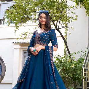 Prêt-à-porter Lehenga Saree for Bollywood Parties Collection de créateurs de mariages indiens pakistanais-pour les saisons d'été et d'hiver - Product Image 1