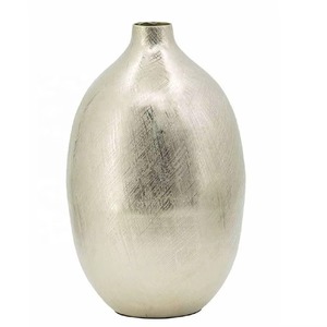 Elegante florero de aluminio champán, decoración de mesa perfecta para mejorar la decoración interior de la oficina o la sala de estar - Product Image 5