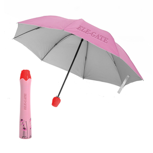 Ombrello Pieghevole da Viaggio con Nylon 190T e 8 Stecche, Manico a Forma di Fiore e Custodia in Plastica, Design a Tre Pieghe - Product Image 3