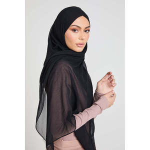 ผ้าพันคอและผ้าคลุมไหล่แบบดั้งเดิมฮิญาบผ้าชีฟองเนื้อนุ่มสีดำหรูหรา - Product Image 4