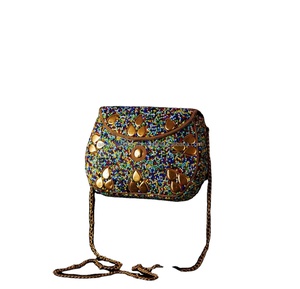 Sacs métalliques en mosaïque sur mesure avec serpillière en pierre et embellissements pour la revente par LUXURY CRAFTS AU PRIX DE GROS - Product Image 1