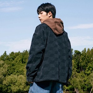 แจ็กเก็ตหนังแท้สำหรับผู้ชายทรงหลวมพิมพ์ลายไฮสตรีททันสมัยสำหรับฤดูหนาวพร้อมคุณสมบัติที่เป็นมิตรต่อสิ่งแวดล้อม - Product Image 2