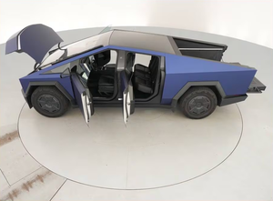 2025 Tesla Cybertruck 4dr Crew Cab AWD SB électrique DD - Product Image 5