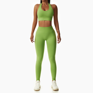 Conjuntos de gimnasio de entrenamiento de poliéster/nailon transpirables sin costuras de 2 piezas para mujer, pantalones cortos de motorista, cintura elástica técnica lavada - Product Image 3