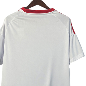 เสื้อฟุตบอลแบบสั่งทำขายส่ง ระบายอากาศได้ดี รับผลิตแบบ OEM ชุดกีฬาฟุตบอลสำหรับฝึกซ้อม ตัดเย็บอัตโนมัติ พร้อมปักชื่อสโมสร ชุดตาข่าย - Product Image 6